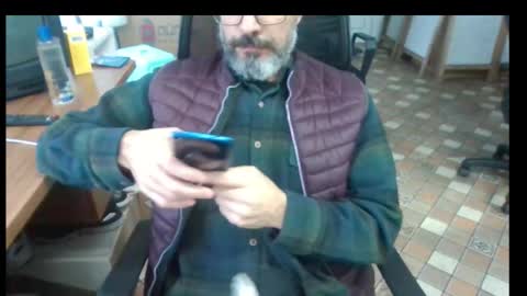 Snapshot of fuckistanbul chatting on 12/01/25, 06:29 Bruchus online show from 12/01/25, 06:29