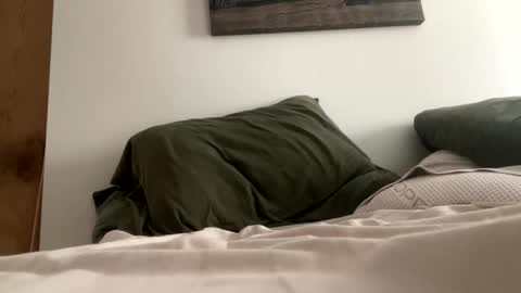 Snapshot of fuckleberries chatting on 02/11/25, 02:02 fuckleberries online show from 02/11/25, 02:02