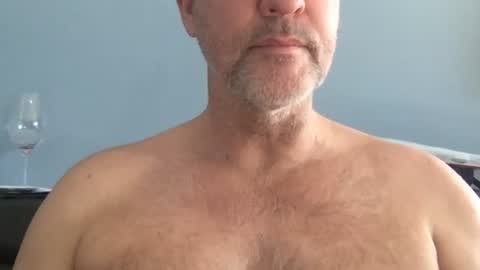 Snapshot of fuertecock chatting on 12/31/24, 10:45 Gregorio online show from 12/31/24, 10:45