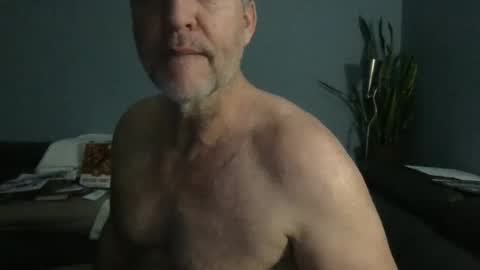 Snapshot of fuertecock chatting on 02/12/25, 04:54 Gregorio online show from 02/12/25, 04:54