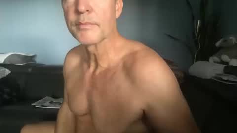 Snapshot of fuertecock chatting on 10/15/25, 09:48 Gregorio online show from 10/15/25, 09:48