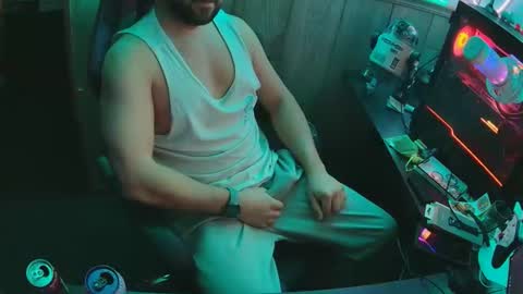 Snapshot of fufupop chatting on 12/16/25, 10:09 fufupop online show from 12/16/25, 10:09