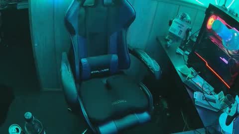 Snapshot of fufupop chatting on 12/16/25, 10:15 fufupop online show from 12/16/25, 10:15