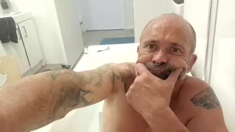 fukmelivenow online show from 10/15/25, 07:03