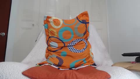 Snapshot of full_milo chatting on 12/04/24, 01:25 Andres. online show from 12/04/24, 01:25