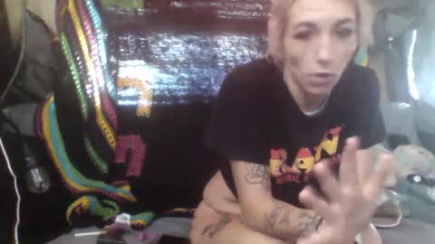 Snapshot of fullerh967 chatting on 10/01/25, 02:23 Deeztitties online show from 10/01/25, 02:23