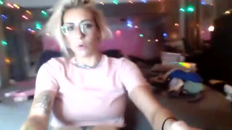 Snapshot of fullerh967 chatting on 10/30/25, 02:57 Deeztitties online show from 10/30/25, 02:57