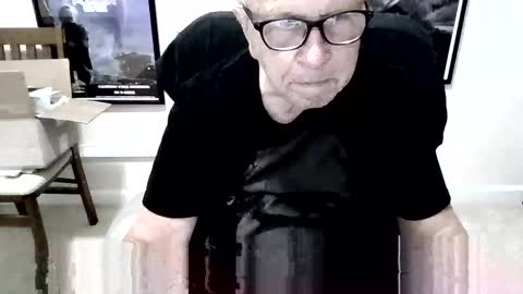 Snapshot of funclemike chatting on 10/09/25, 06:17 funclemike online show from 10/09/25, 06:17