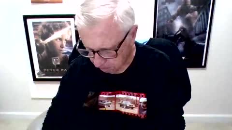 Snapshot of funclemike chatting on 10/22/25, 04:18 funclemike online show from 10/22/25, 04:18