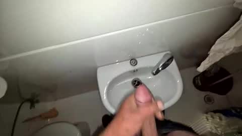 Snapshot of funfishing27 chatting on 12/17/25, 08:59 funfishing27 online show from 12/17/25, 08:59