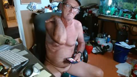 Snapshot of funmike2000 chatting on 07/05/26, 01:18 mike online show from 07/05/26, 01:18
