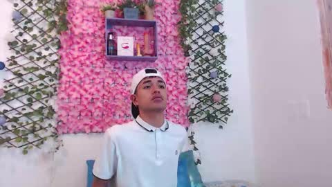 funny_and_horny online show from 10/21/25, 04:13