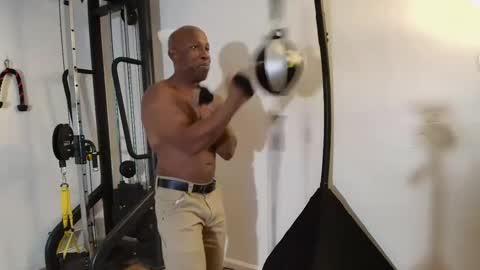 Snapshot of funny_bone chatting on 01/26/25, 01:31 Funny Bone online show from 01/26/25, 01:31