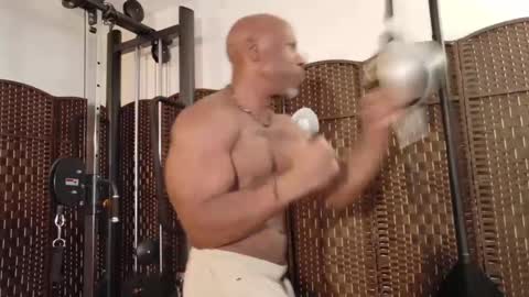 Snapshot of funny_bone chatting on 03/06/25, 11:42 Funny Bone online show from 03/06/25, 11:42