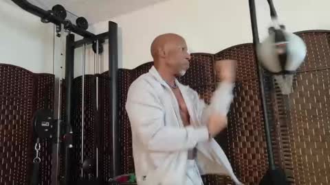 Snapshot of funny_bone chatting on 03/07/25, 08:55 Funny Bone online show from 03/07/25, 08:55