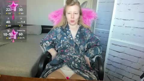 Snapshot of funny_bunny4 chatting on 02/23/25, 12:48 funny_bunny4 online show from 02/23/25, 12:48