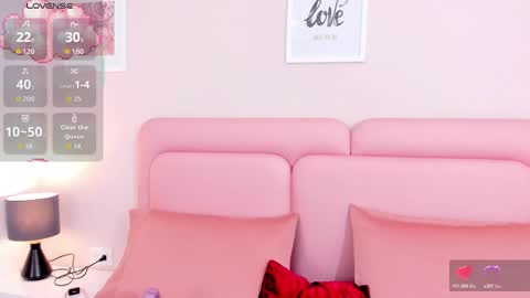 Snapshot of funny_samy chatting on 10/18/25, 01:01 Samantha online show from 10/18/25, 01:01