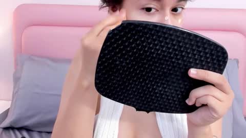 Snapshot of funny_samy chatting on 11/30/25, 12:20 Samantha online show from 11/30/25, 12:20