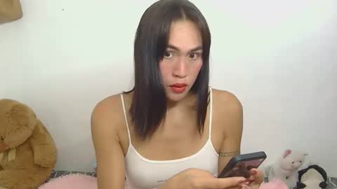 Snapshot of furbby_foxy chatting on 02/25/26, 02:43 LIL LEE online show from 02/25/26, 02:43