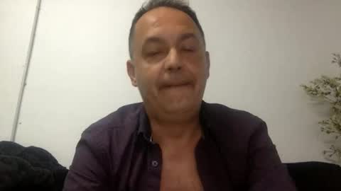 Snapshot of futbolin95 chatting on 10/25/25, 11:54 futbolin95 online show from 10/25/25, 11:54