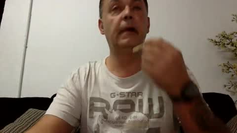 Snapshot of futbolin95 chatting on 11/27/25, 11:18 futbolin95 online show from 11/27/25, 11:18