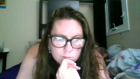 fuzzypeaches87 online show from 06/16/26, 04:15