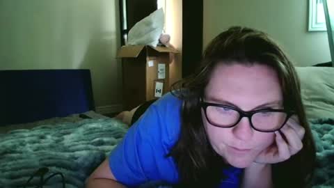 fuzzypeaches87 online show from 07/25/26, 06:49