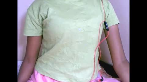 Snapshot of fyah1027 chatting on 10/20/25, 06:36 fyah1027 online show from 10/20/25, 06:36