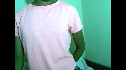 Snapshot of fyah1027 chatting on 10/23/25, 08:40 fyah1027 online show from 10/23/25, 08:40