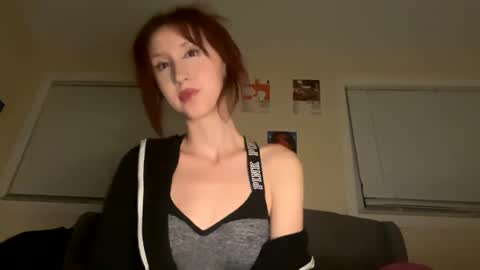 Snapshot of g0ddessluna1800 chatting on 01/17/25, 05:21 Goddess Luna online show from 01/17/25, 05:21