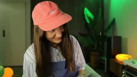 Snapshot of g_ia chatting on 10/20/25, 06:19 G online show from 10/20/25, 06:19