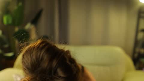 Snapshot of g_ia chatting on 10/23/25, 06:17 G online show from 10/23/25, 06:17