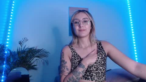 Snapshot of gabb_rioss chatting on 01/23/25, 01:19 Gabriela online show from 01/23/25, 01:19