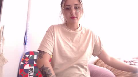 Snapshot of gabb_rioss chatting on 12/16/25, 05:18 Gabriela online show from 12/16/25, 05:18