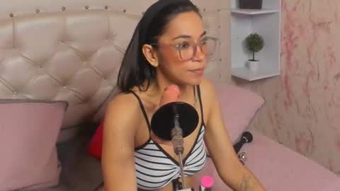 Snapshot of gabbieskinny chatting on 11/25/25, 04:18 gabbieskinny online show from 11/25/25, 04:18