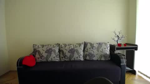 Snapshot of gabby_di chatting on 09/18/25, 09:44 Jaklin online show from 09/18/25, 09:44