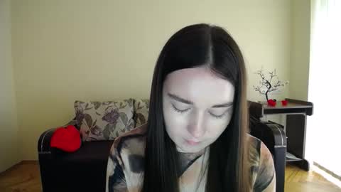 Snapshot of gabby_di chatting on 09/19/25, 09:00 Jaklin online show from 09/19/25, 09:00