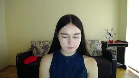 Snapshot of gabby_di chatting on 09/22/25, 08:49 Jaklin online show from 09/22/25, 08:49