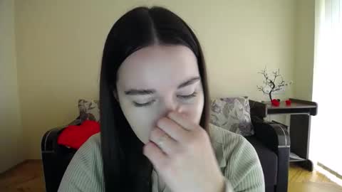 Snapshot of gabby_di chatting on 10/03/25, 08:11 Jaklin online show from 10/03/25, 08:11