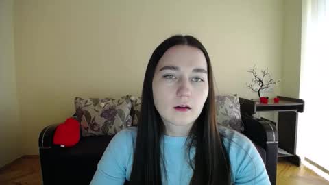 Snapshot of gabby_di chatting on 10/05/25, 09:07 Jaklin online show from 10/05/25, 09:07