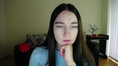 Snapshot of gabby_di chatting on 10/08/25, 08:12 Jaklin online show from 10/08/25, 08:12