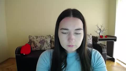 Snapshot of gabby_di chatting on 10/12/25, 08:46 Jaklin online show from 10/12/25, 08:46