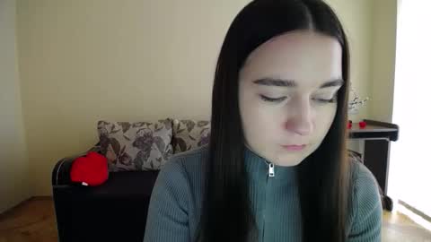 Snapshot of gabby_di chatting on 10/23/25, 08:35 Jaklin online show from 10/23/25, 08:35