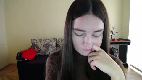 Snapshot of gabby_di chatting on 10/29/25, 10:06 Jaklin online show from 10/29/25, 10:06