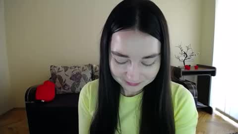 Snapshot of gabby_di chatting on 11/01/25, 09:44 Jaklin online show from 11/01/25, 09:44