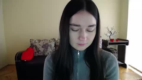 Snapshot of gabby_di chatting on 11/03/25, 09:54 Jaklin online show from 11/03/25, 09:54