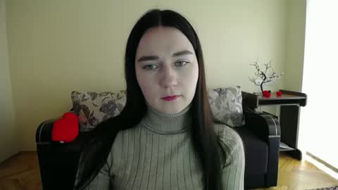 Snapshot of gabby_di chatting on 11/04/25, 09:41 Jaklin online show from 11/04/25, 09:41