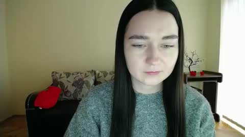 Snapshot of gabby_di chatting on 11/08/25, 09:42 Jaklin online show from 11/08/25, 09:42