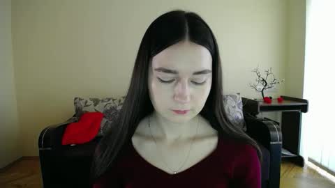 Snapshot of gabby_di chatting on 11/14/25, 09:30 Jaklin online show from 11/14/25, 09:30