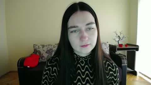 Snapshot of gabby_di chatting on 11/15/25, 09:28 Jaklin online show from 11/15/25, 09:28